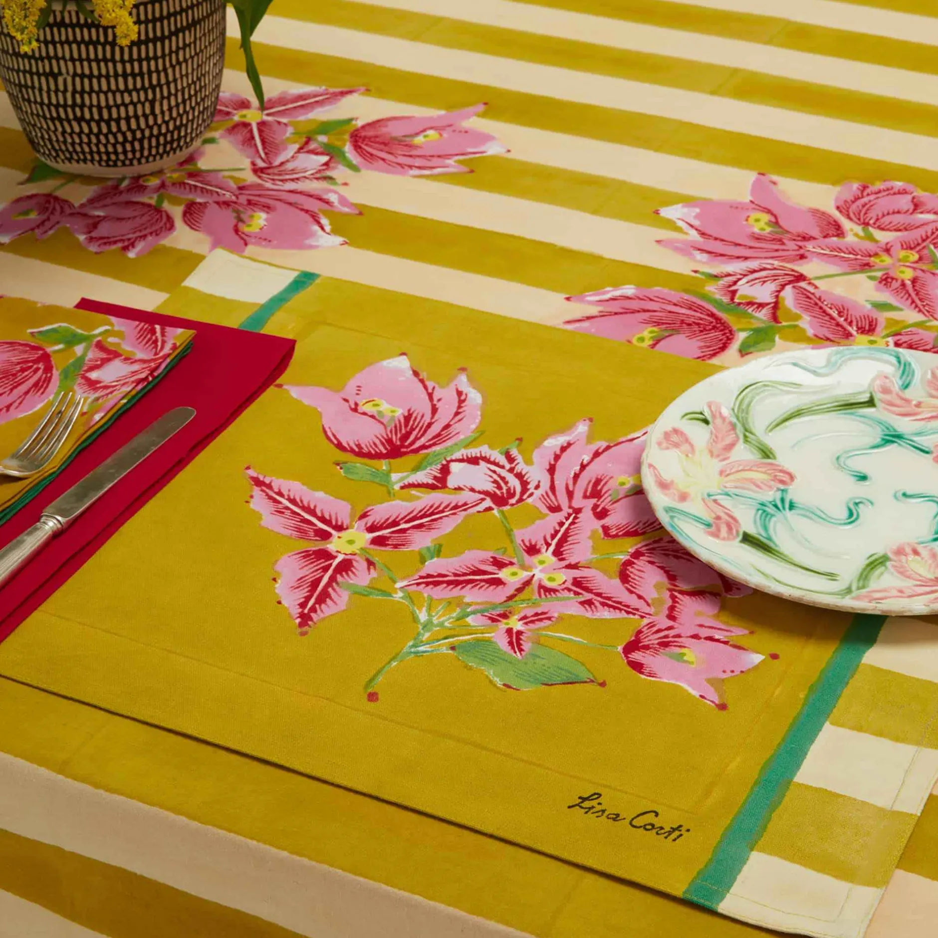 X Lisa Corti Bougainvillea Mustard Stripes Placemat^ISSIMO Online